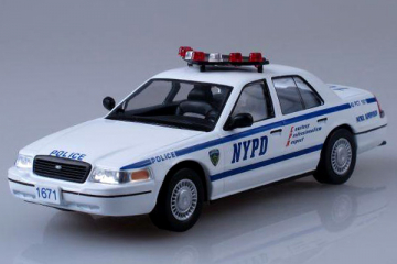 Ford Crown Victoria 1671 Полиция Нью-Йорка 1998, белый/синий (1/43)
