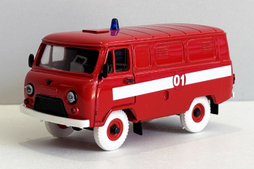УАЗ-3741 фургон '01' пожарный, белые диски, зеркала, красный/белый, пластик покр (1/43)