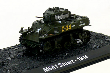 Танк M5A1 Stuart - 1944 (1/72)