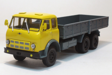 МАЗ-514 бортовой 1969, желтый/синий (1/43)