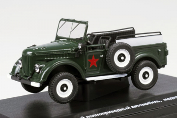 Горький-69 парадный без тента 4х4, хаки. В боксе (1/43)