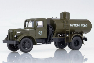 АЦ-8 (МАЗ-200) автоцистерна 'Огнеопасно', хаки (1/43)