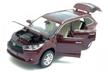 Toyota Highlander, вишневый (1/32)