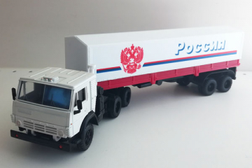 Камский 5410 тягач с п/пр ОДАЗ-9370 с тентом 'Россия', белый/красный (1/43)