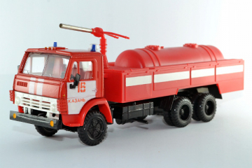 Камский 53213 пожарный, красный (1/43)