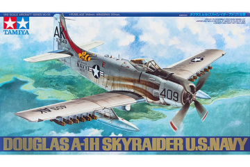 Самолет Douglas A-1H (1/48)